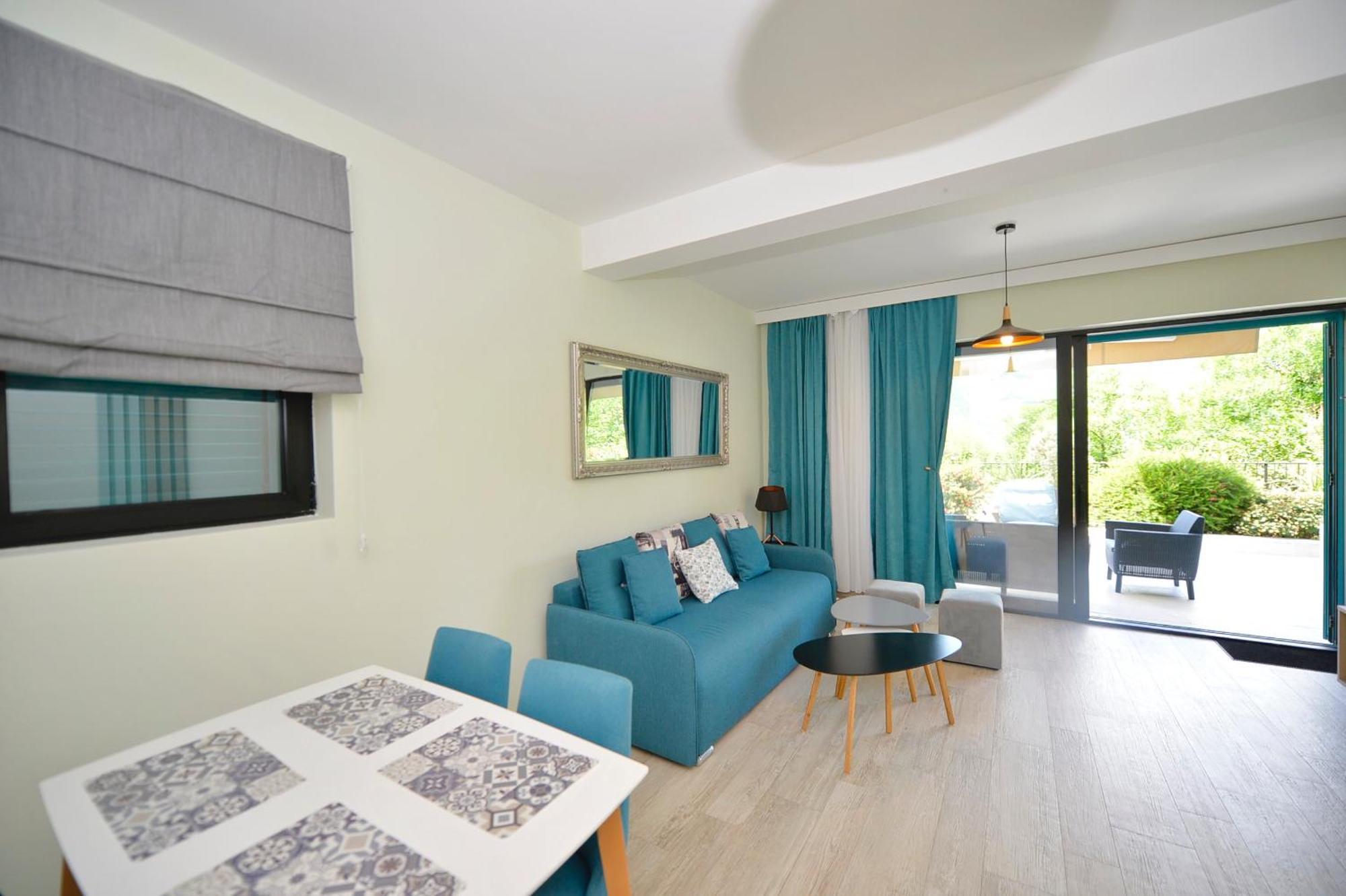 Apartments Boka Blue Dobrota Kotor Bagian luar foto