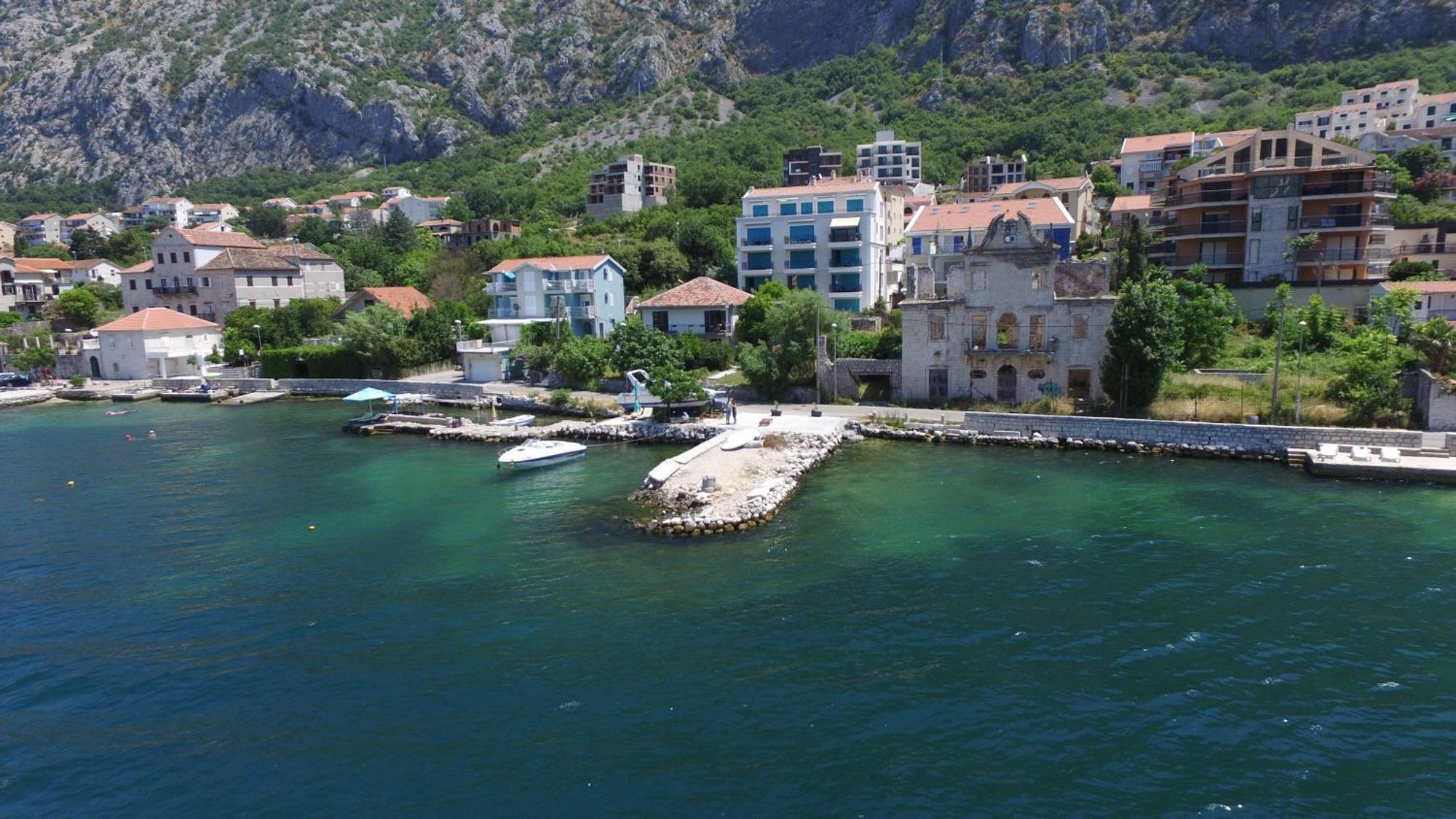 Apartments Boka Blue Dobrota Kotor Bagian luar foto
