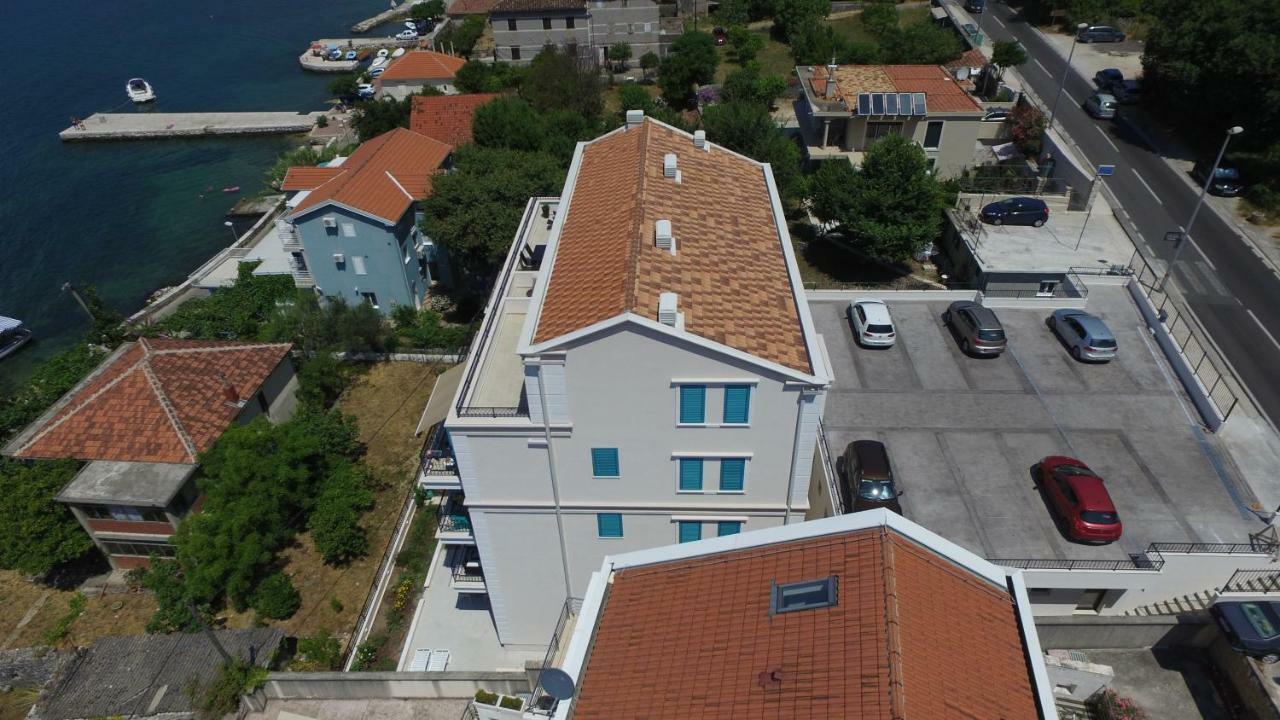 Apartments Boka Blue Dobrota Kotor Bagian luar foto